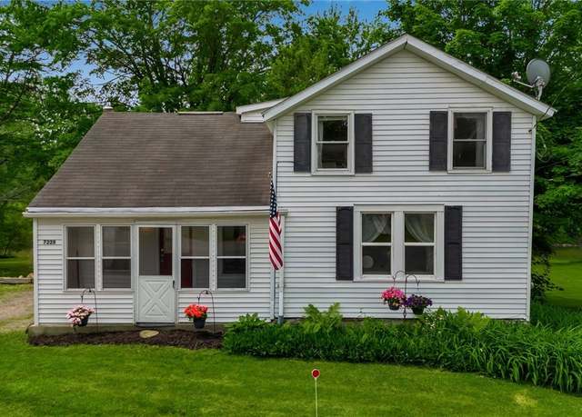 Property at 7228 Rapids Rd, Lockport-town, NY 14094, 2 beds, 1 bath