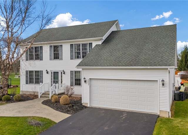 Property at 6868 Forestview Dr, Lockport-town, NY 14094, 3 beds, 2.5 baths