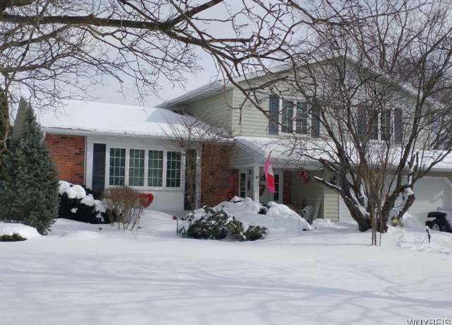 Property at 69 Lindhurst Dr, Lockport-city, NY 14094, 3 beds, 2.5 baths
