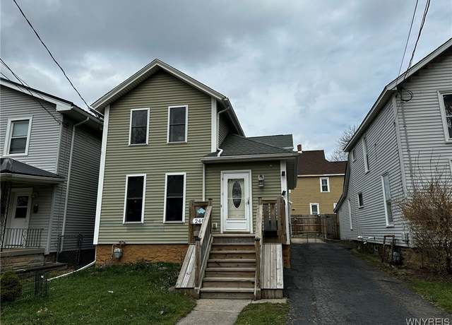 Property at 240 Chestnut St, Lockport-city, NY 14094, 3 beds, 1.5 baths