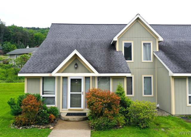 Property at 10 Northgate, Ellicottville, NY 14731, 4 beds, 2 baths