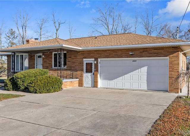 Property at 1631 Tuscarora Rd, Niagara, NY 14304, 3 beds, 2 baths
