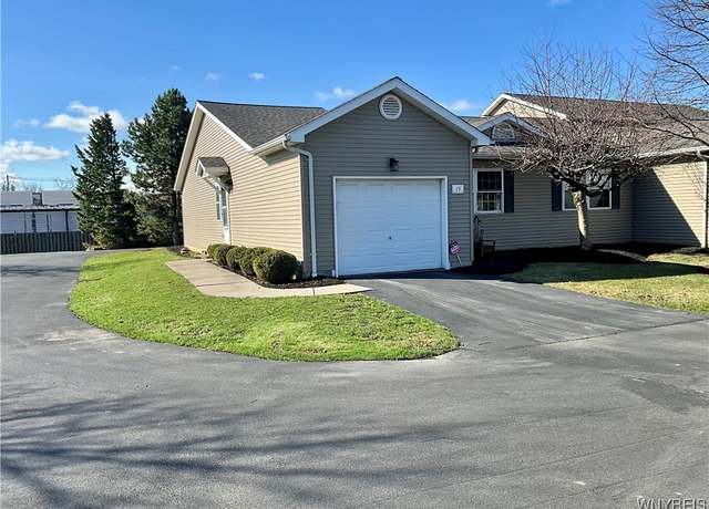 Property at 19 Union Cmn, Amherst, NY 14221, 2 beds, 2 baths