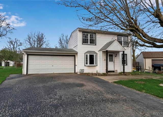 Property at 10 Elm Cir, Amherst, NY 14226, 4 beds, 2 baths