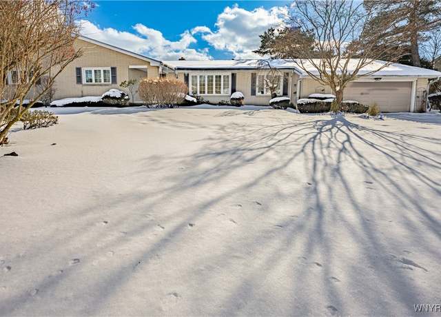 Property at 84 Woodbury Dr, Lockport-city, NY 14094, 4 beds, 2.5 baths