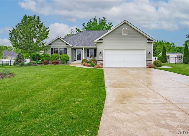 Property at 6438 Sherwood Dr, Lockport-town, NY 14094, 3 beds, 2 baths