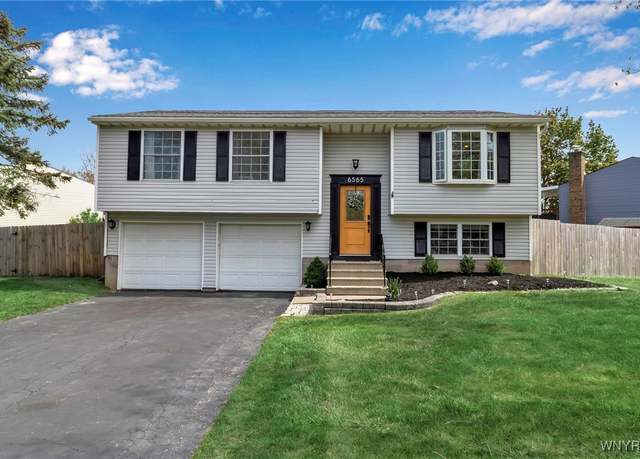 Property at 6565 Royal Pkwy S, Lockport-town, NY 14094, 3 beds, 2 baths