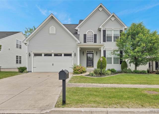 Property at 41 Greenside Dr, Grand Island, NY 14072, 3 beds, 2.5 baths