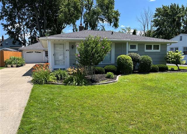 Property at 49 Mapleview Dr, Amherst, NY 14226, 4 beds, 2 baths