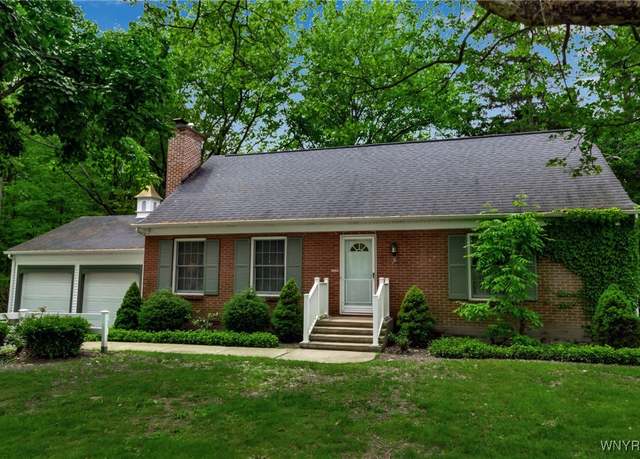 Property at 131 Idlewood Dr, Aurora, NY 14127, 4 beds, 2 baths