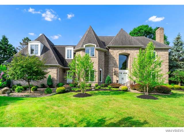 Property at 7 The Hamlet, Amherst, NY 14051, 5 beds, 4.5 baths