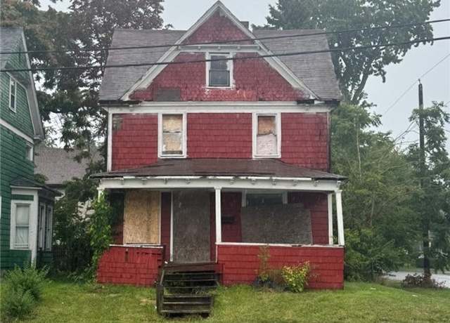 Property at 2003 11th St, Niagara Falls, NY 14305, 3 beds, 1 bath