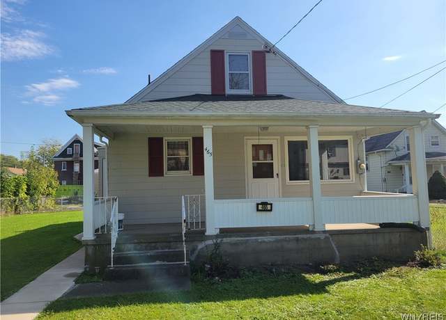 Property at 465 18th St, Niagara Falls, NY 14303, 4 beds, 1 bath
