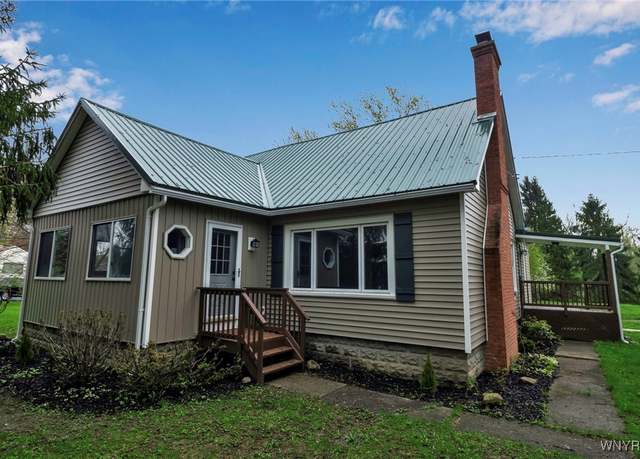 Property at 1520 N Creek Rd, Hamburg, NY 14085, 4 beds, 2 baths