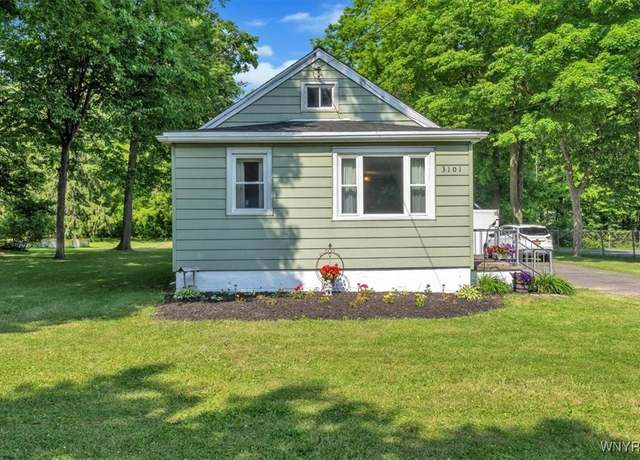 Property at 3101 Woodland Ave, Niagara, NY 14304, 2 beds, 1 bath