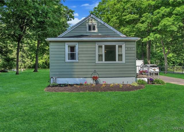 Property at 3101 Woodland Ave, Niagara, NY 14304, 2 beds, 1 bath