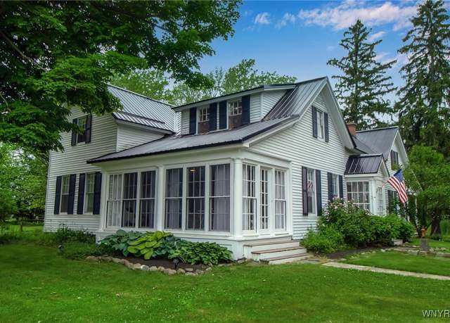 Property at 718 Jewett Holmwood Rd, Aurora, NY 14052, 3 beds, 2.5 baths
