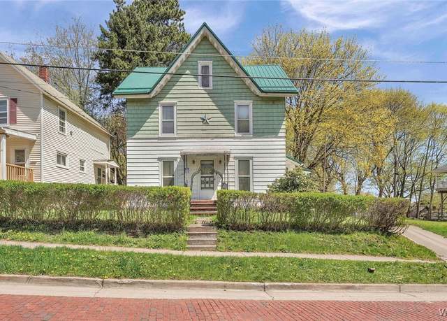 Property at 18 Weeks St, Jamestown, NY 14701, 4 beds, 1 bath