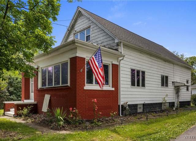 Property at 1142 Harlem Rd, Cheektowaga, NY 14227, 6 beds, 3 baths