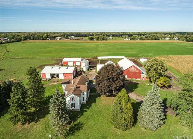 Property at 6990 Heise Rd, Clarence, NY 14032, 5 beds, 2.5 baths