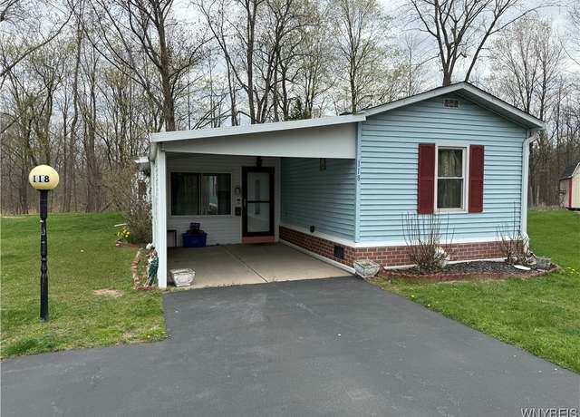 Property at 118 Burgundy Cir, West Seneca, NY 14224, 2 beds, 2 baths