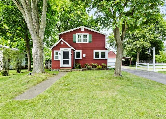 Property at 255 S 2nd St, Lewiston, NY 14092, 2 beds, 1.5 baths
