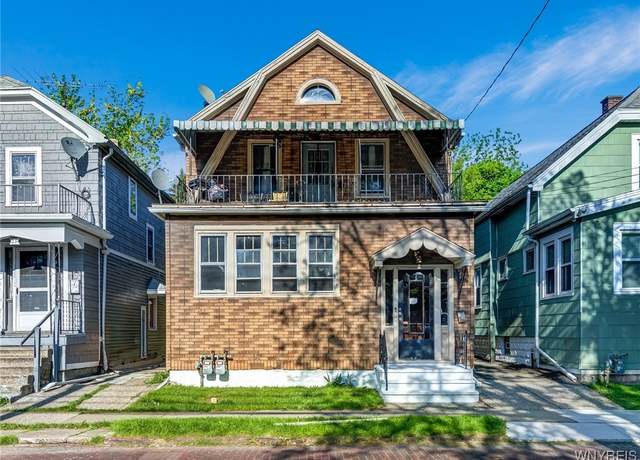Property at 27 E End Ave, Cheektowaga, NY 14225, 4 beds, 2 baths