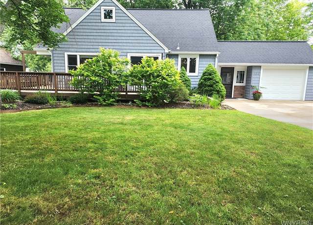 Property at 136 Woodward Dr, West Seneca, NY 14224, 3 beds, 2 baths