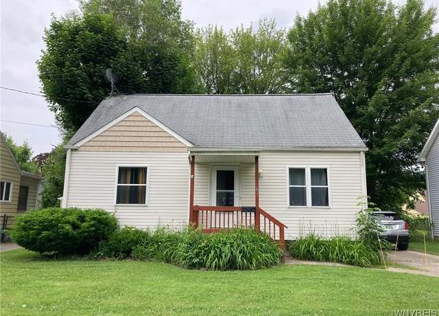 Property at 618 82nd St, Niagara Falls, NY 14304, 4 beds, 1 bath