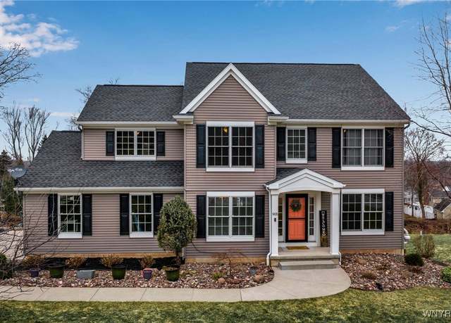 Property at 905 Sullivan Ct, Lewiston, NY 14092, 4 beds, 3 baths