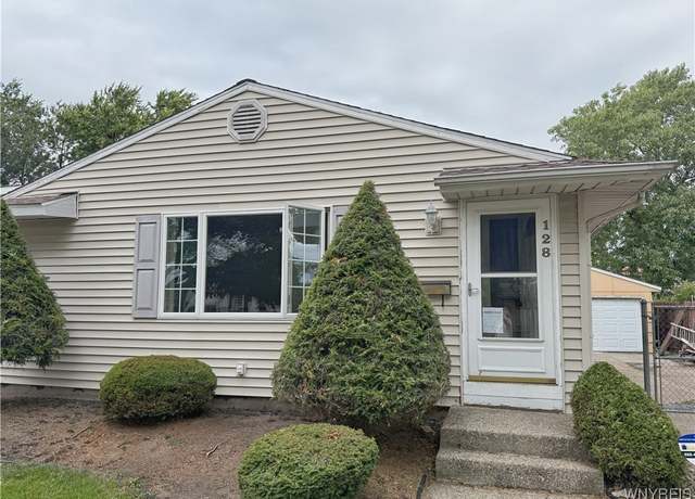 Property at 128 Bannard Ave, Tonawanda, NY 14150, 2 beds, 1.5 baths