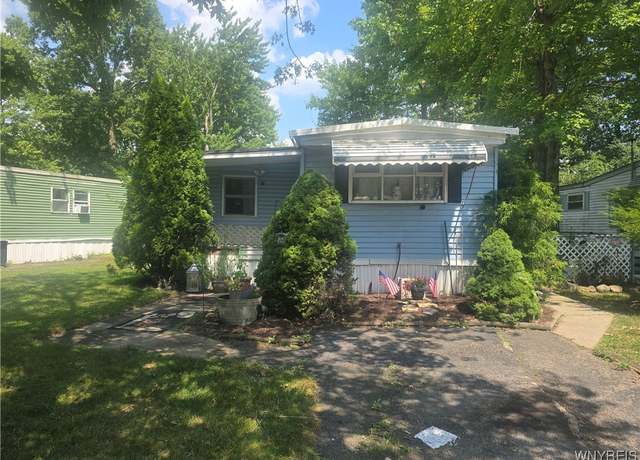 Property at 83 Expressway Vlg, Niagara, NY 14304, 2 beds, 1 bath