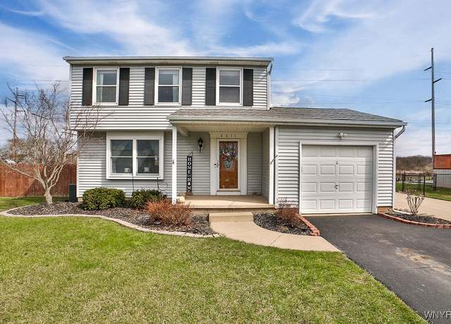Property at 6611 Royal Pkwy N, Lockport-town, NY 14094, 3 beds, 1.5 baths