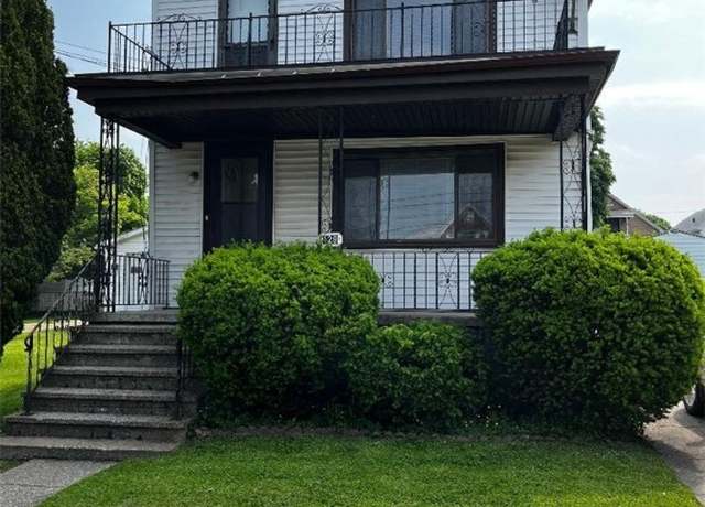 Property at 129 Woodell Ave, Cheektowaga, NY 14211, 4 beds, 2 baths