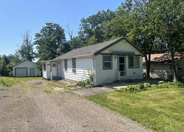 Property at 6800 Prescott Dr, Evans, NY 14047, 2 beds, 1 bath
