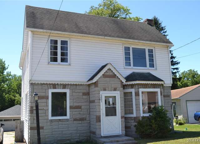 Property at 3663 Seneca St, West Seneca, NY 14224, 3 beds, 1.5 baths