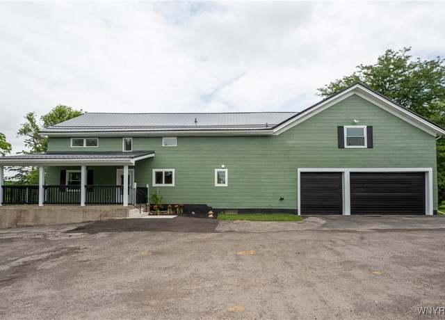 Property at 6 East And West Rd, West Seneca, NY 14224, 4 beds, 2.5 baths