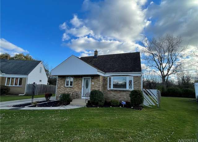 Property at 62 Cathedral Ln, Cheektowaga, NY 14225, 4 beds, 1.5 baths