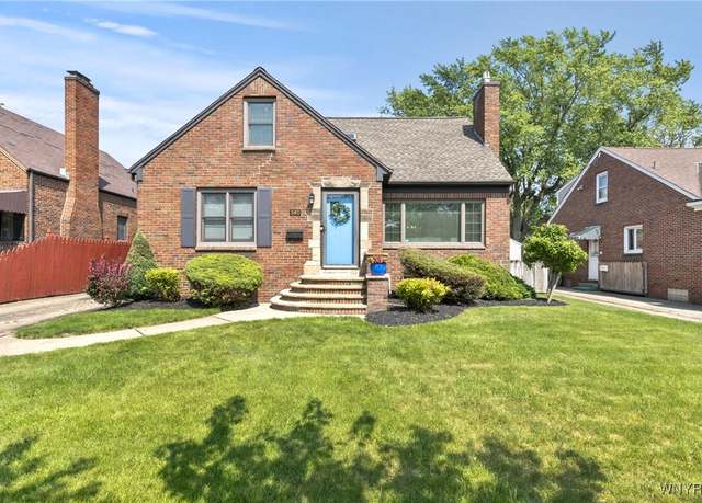 Property at 580 Roycroft Blvd, Cheektowaga, NY 14225, 4 beds, 2 baths