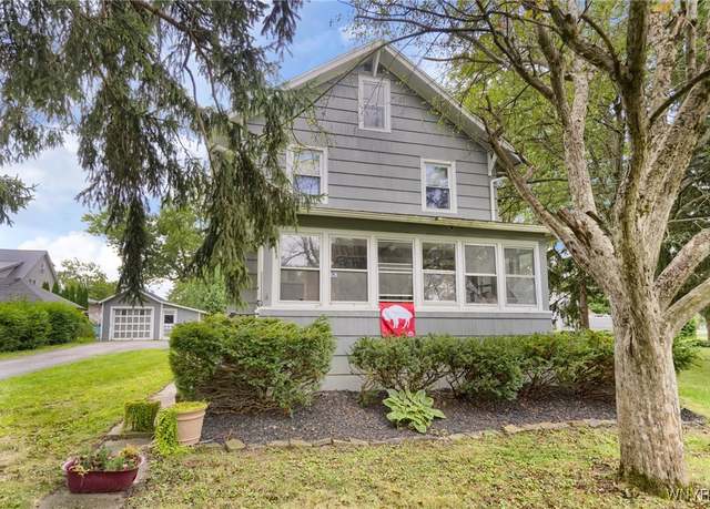 Property at 79 Newton Rd, Hamburg, NY 14075, 4 beds, 2 baths