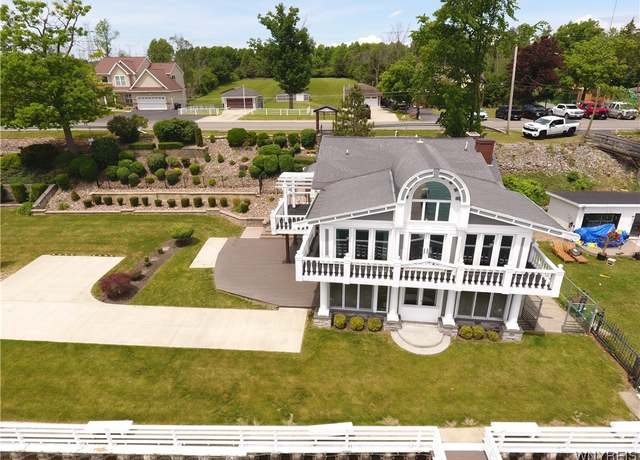 Property at 2039 E River Rd, Grand Island, NY 14072, 3 beds, 3 baths