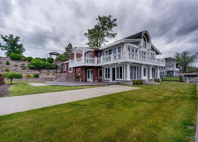 Property at 2039 E River Rd, Grand Island, NY 14072, 3 beds, 3 baths