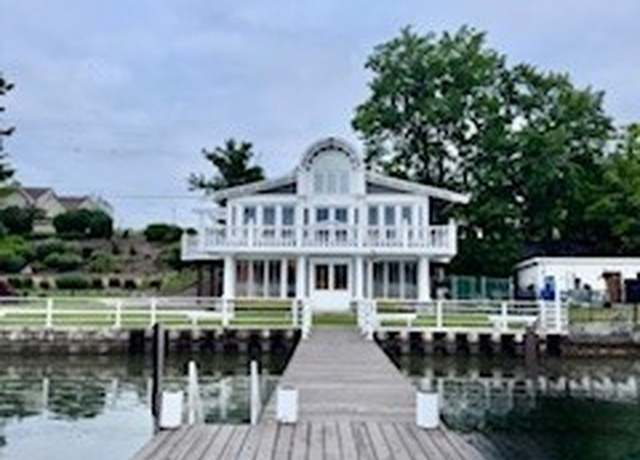 Property at 2039 E River Rd, Grand Island, NY 14072, 3 beds, 3 baths