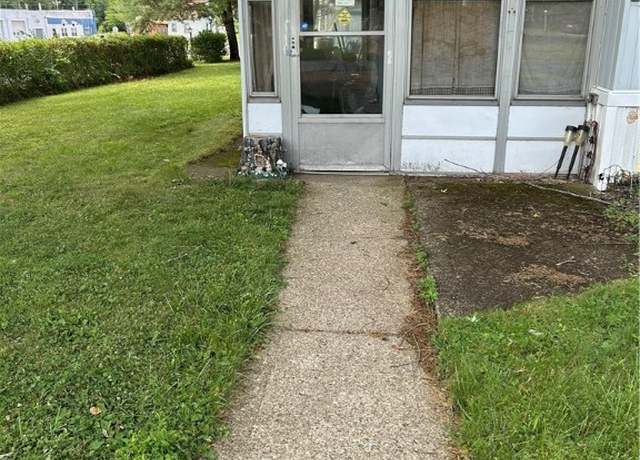 Property at 1048 Karen Dr, Evans, NY 14006, 2 beds, 1 bath