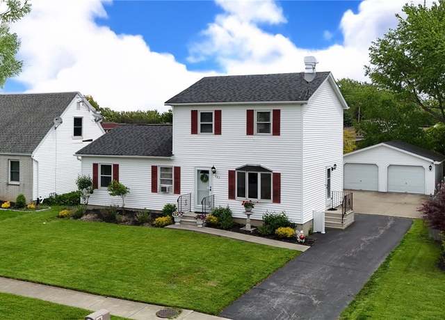 Property at 283 Summit Ave, West Seneca, NY 14224, 4 beds, 2.5 baths