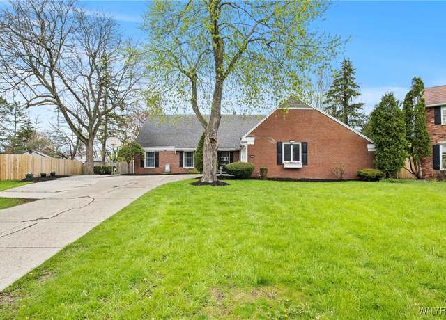 Property at 120 Carriage Cir, Amherst, NY 14221, 6 beds, 3.5 baths