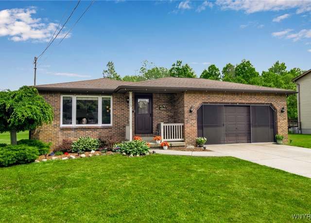 Property at 1115 Penora St, Lancaster, NY 14043, 3 beds, 1 bath