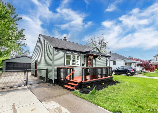 Property at 370 W Girard Blvd, Tonawanda, NY 14217, 3 beds, 1 bath