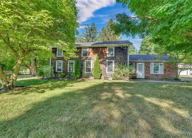 Property at 4890 Schurr Rd, Clarence, NY 14031, 4 beds, 1 bath
