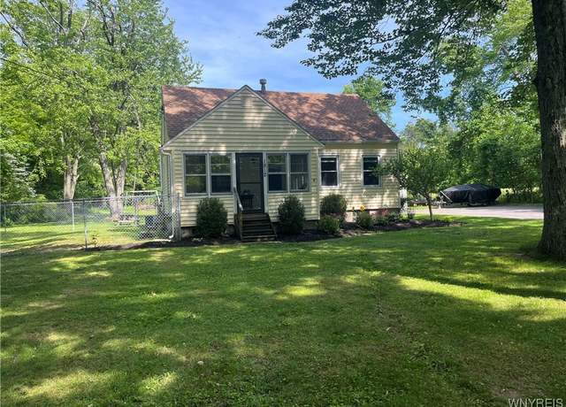 Property at 1812 Center St, Aurora, NY 14052, 3 beds, 1 bath
